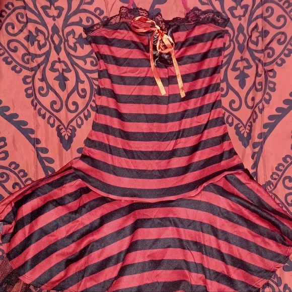 SeXy pirate costume with red hair bandana and black fishnet stockings size small - Picture 2 of 6